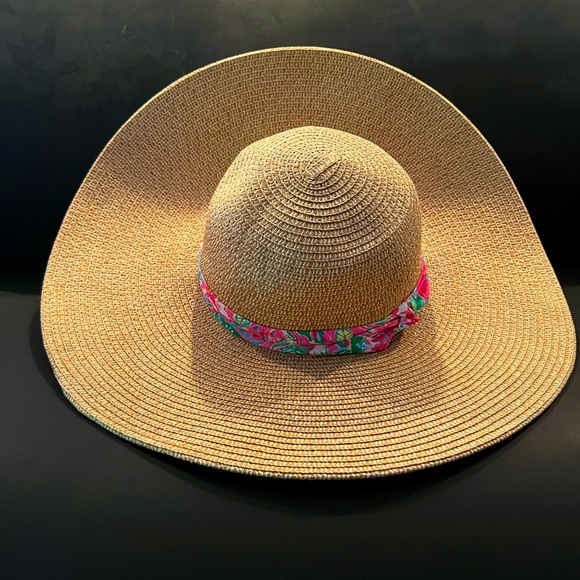 NWT Lilly Pulitzer sun hat- SPF 50+ - Picture 1 of 1
